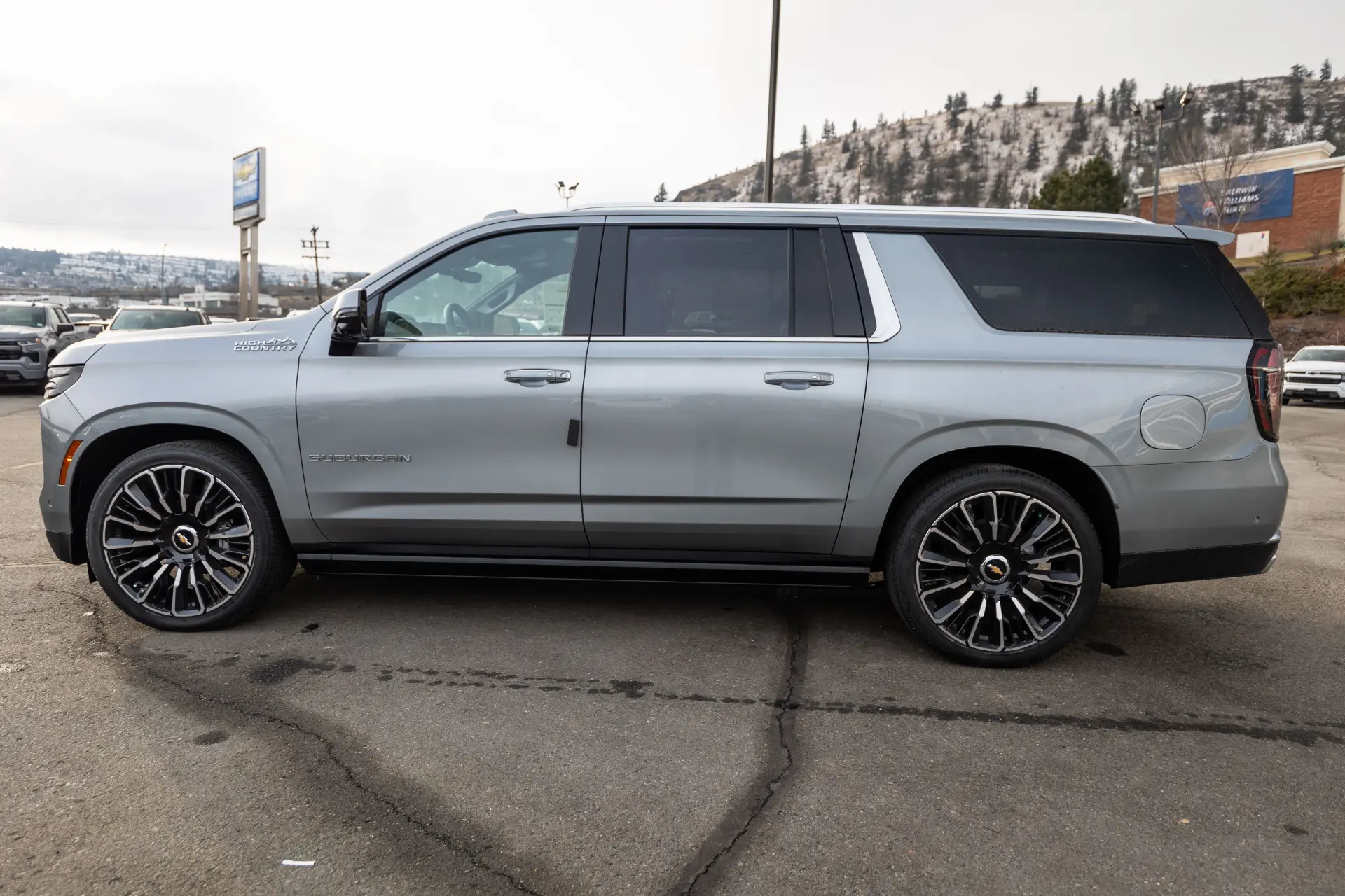 
								New 2025 Chevrolet Suburban High Country full									