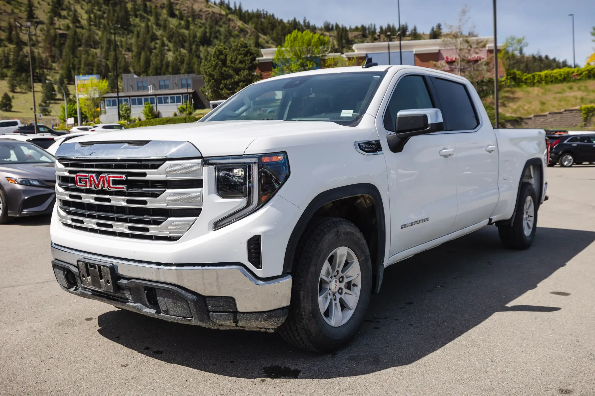 
								2024 GMC Sierra 1500 SLE full									