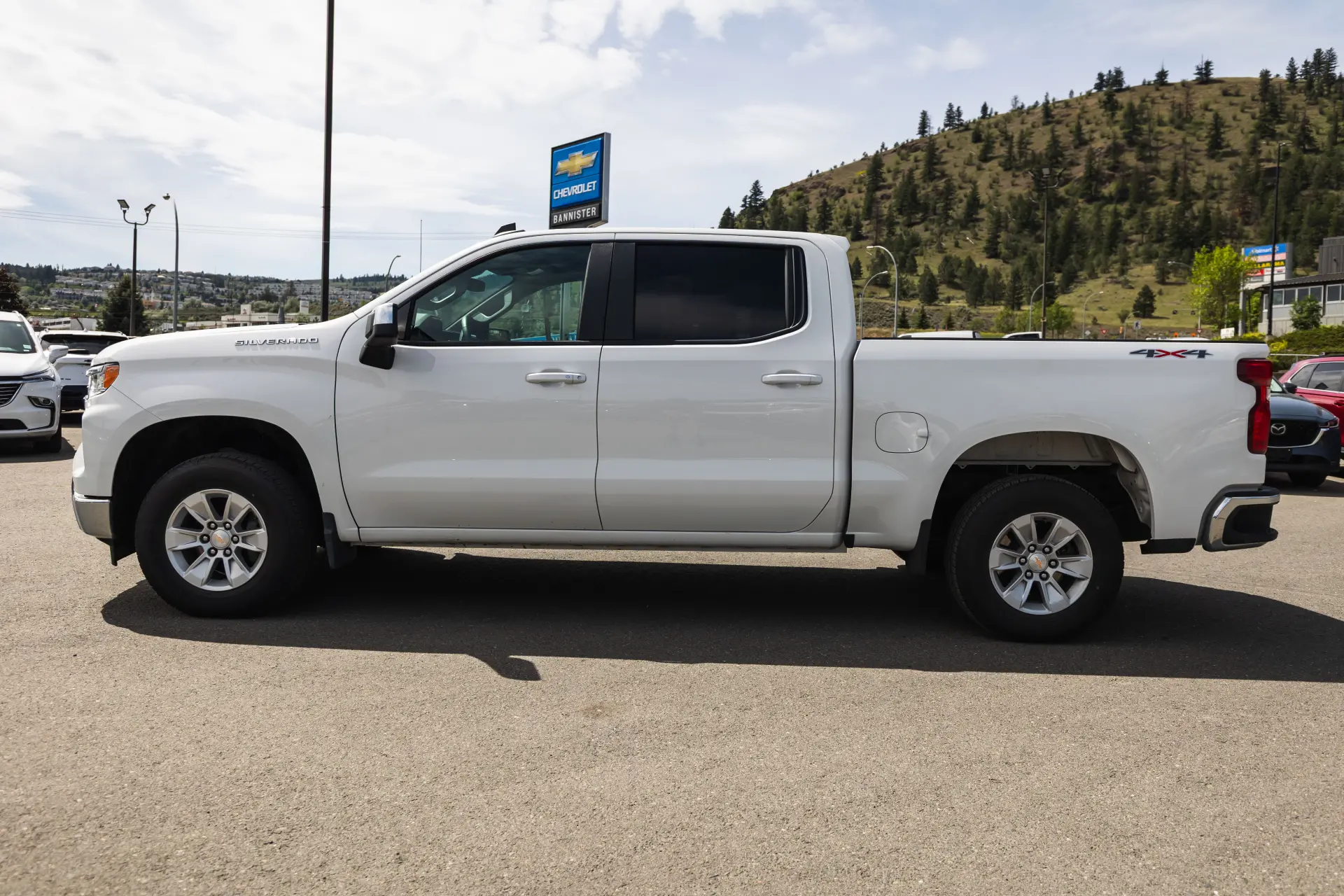 
								2025 Chevrolet Silverado 1500 LT full									