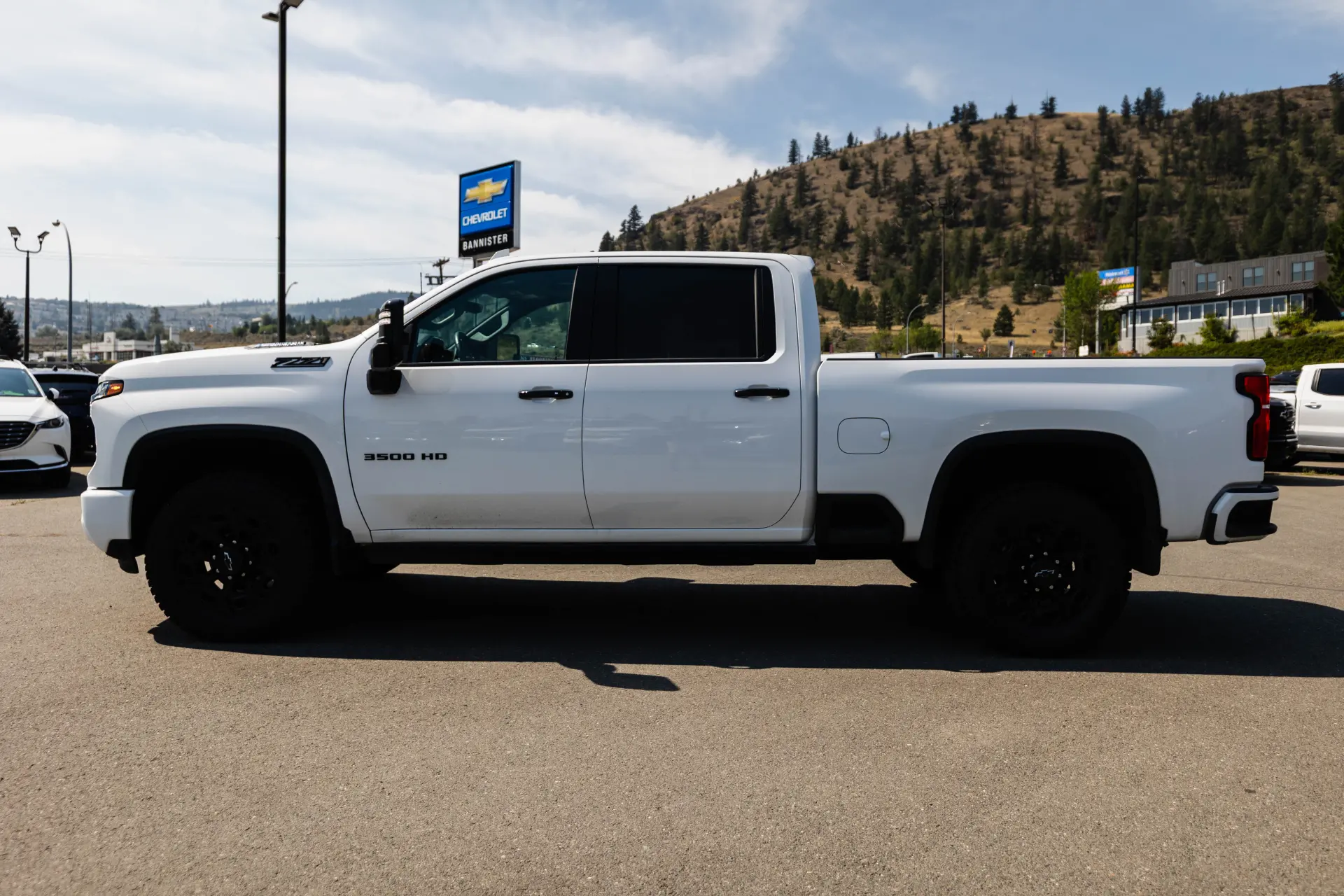 
								2024 Chevrolet Silverado 3500HD LTZ full									