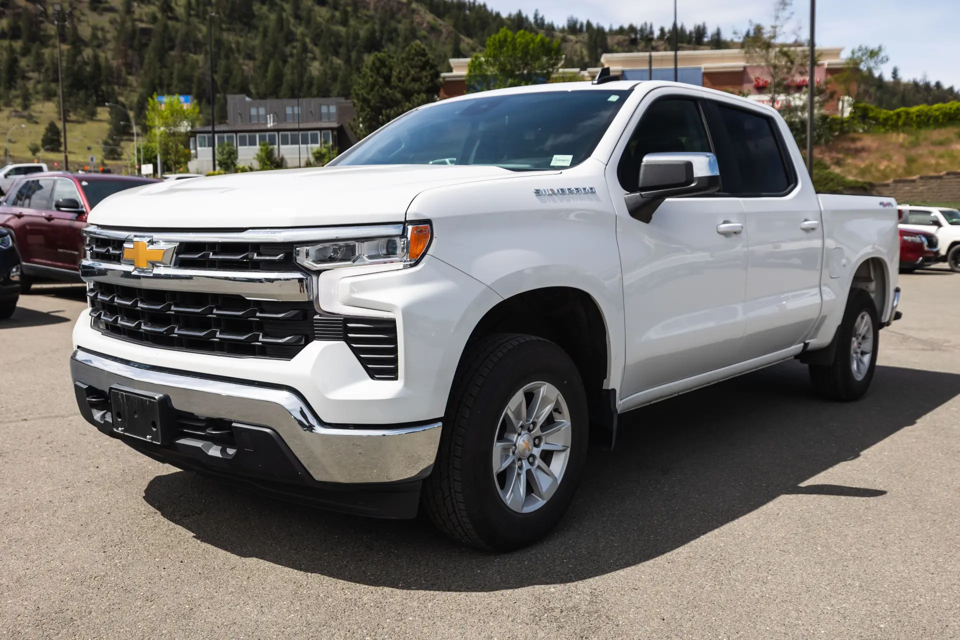 
								2025 Chevrolet Silverado 1500 LT full									