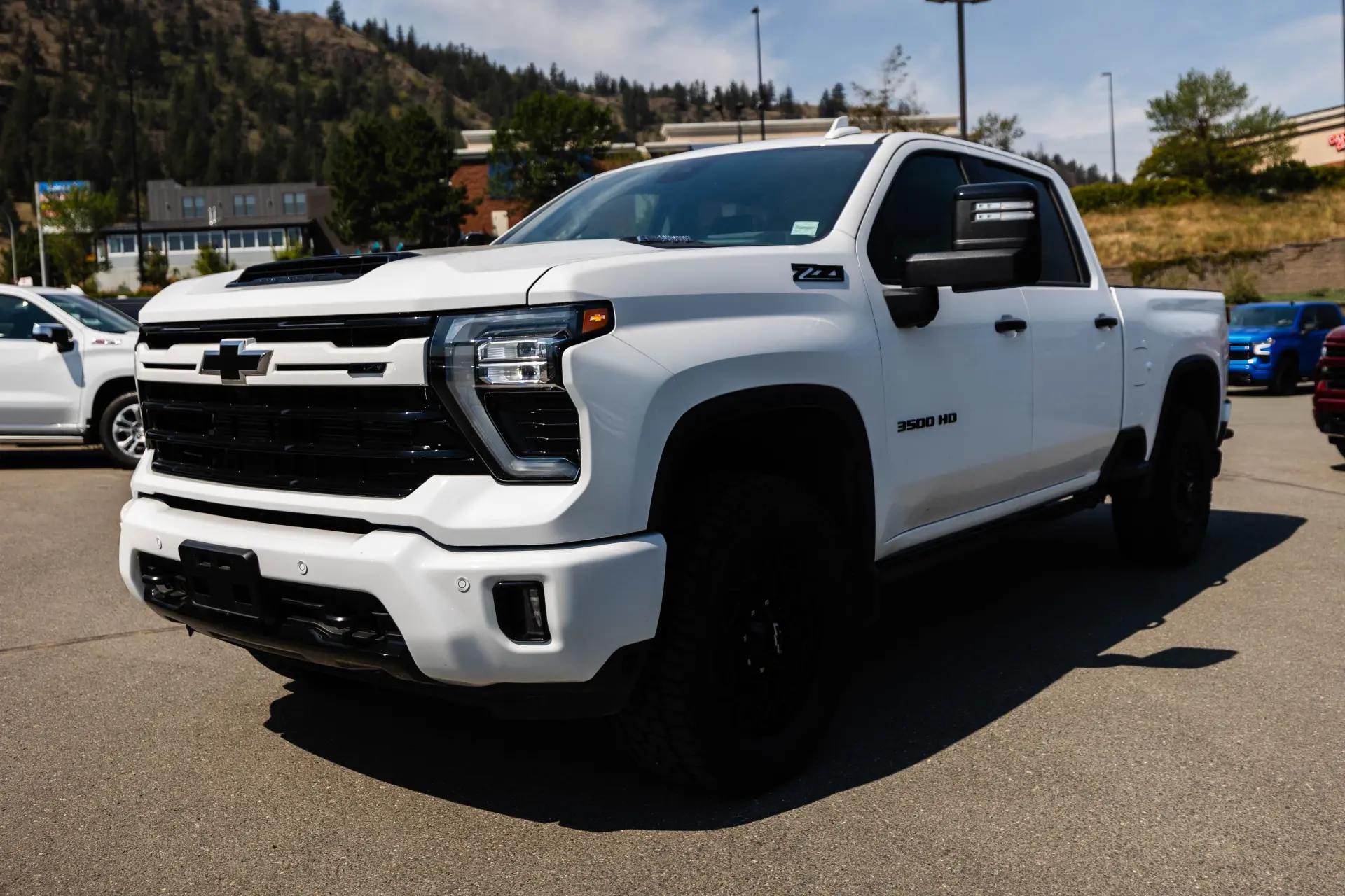 
								2024 Chevrolet Silverado 3500HD LTZ full									
